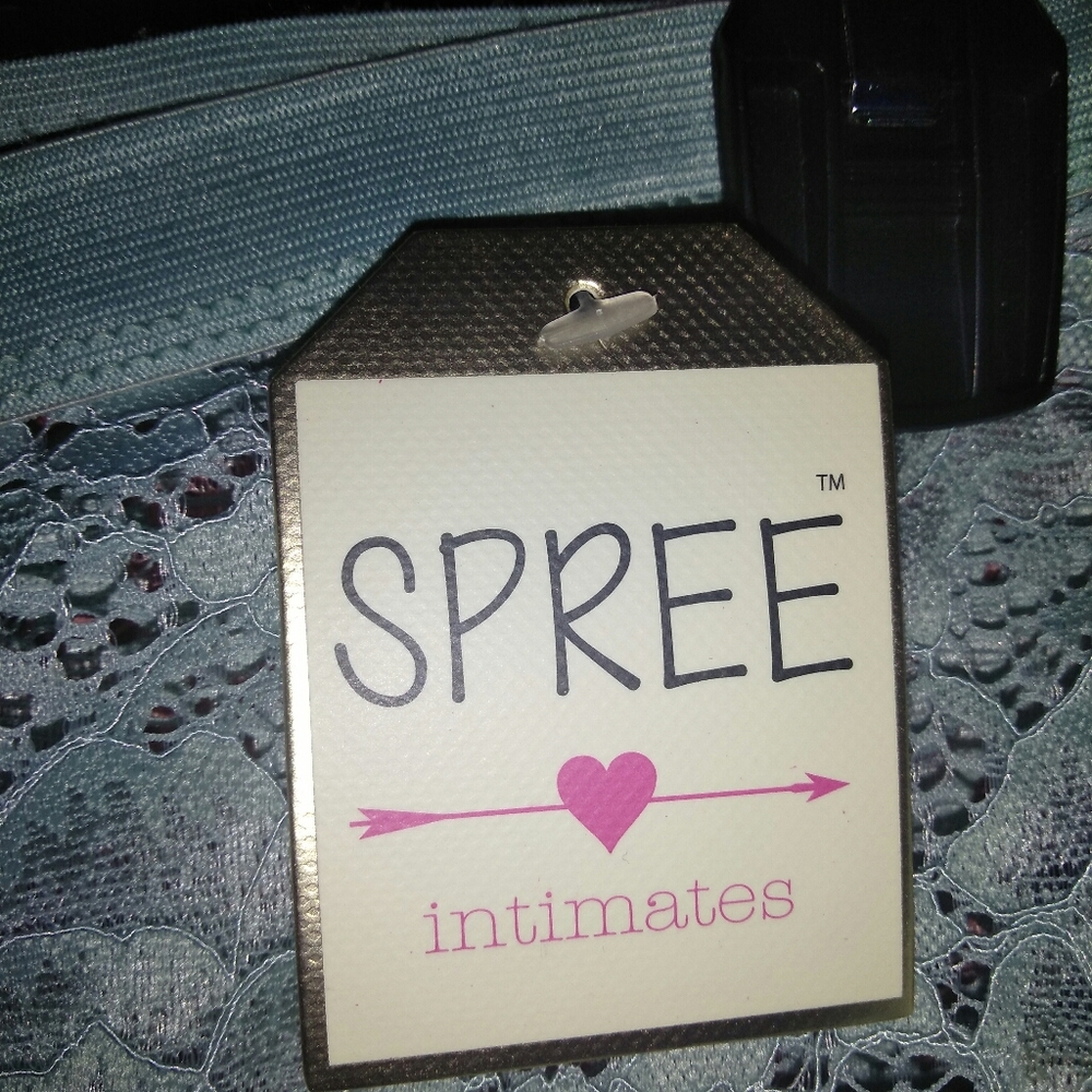 Intimates/panties - Picture 2 of 8
